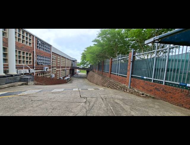 8,000M² WAREHOUSE TO LET IN BRIARDENE